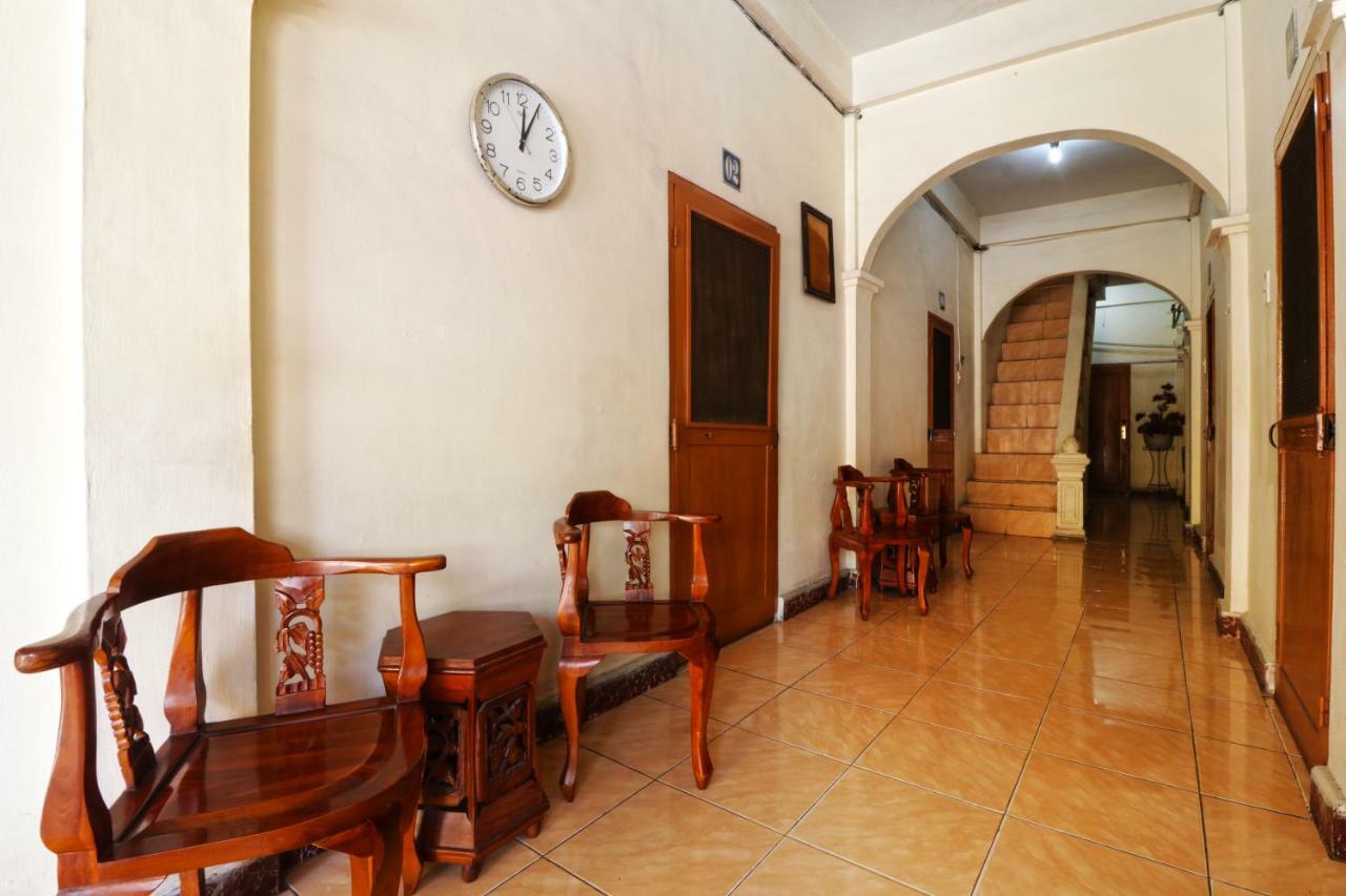 Wisma Yuli Syariah Hotel Medan Esterno foto