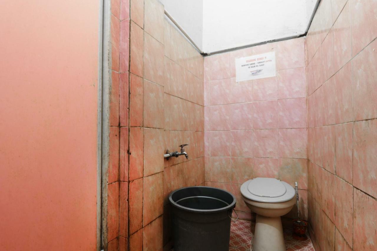 Wisma Yuli Syariah Hotel Medan Esterno foto