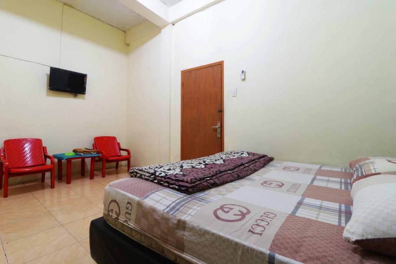 Wisma Yuli Syariah Hotel Medan Esterno foto